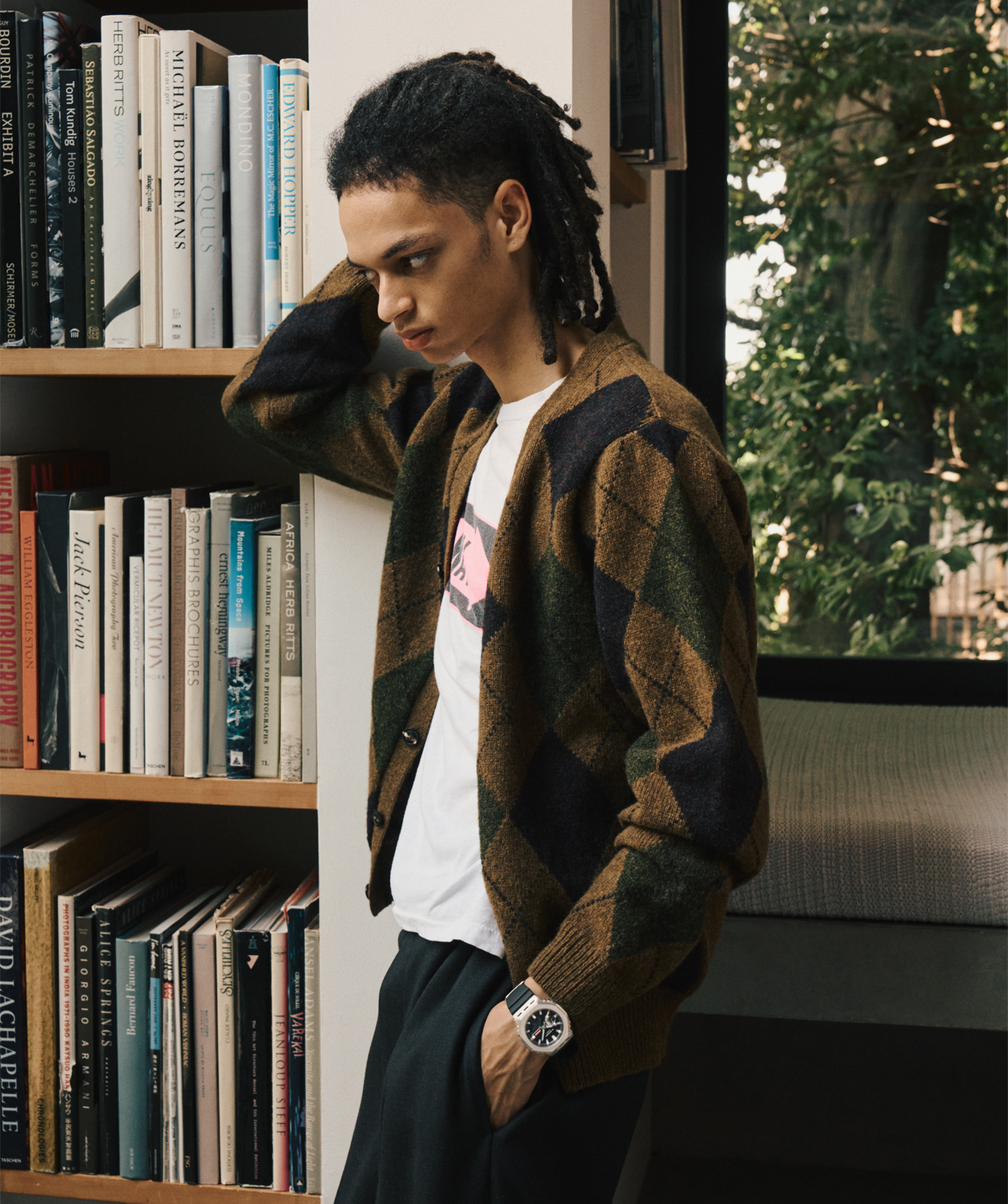 Image of a man wearing GM-2100M-1A.