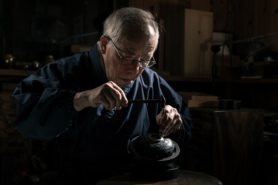 Photo of Metalsmith KOBAYASHI Masao